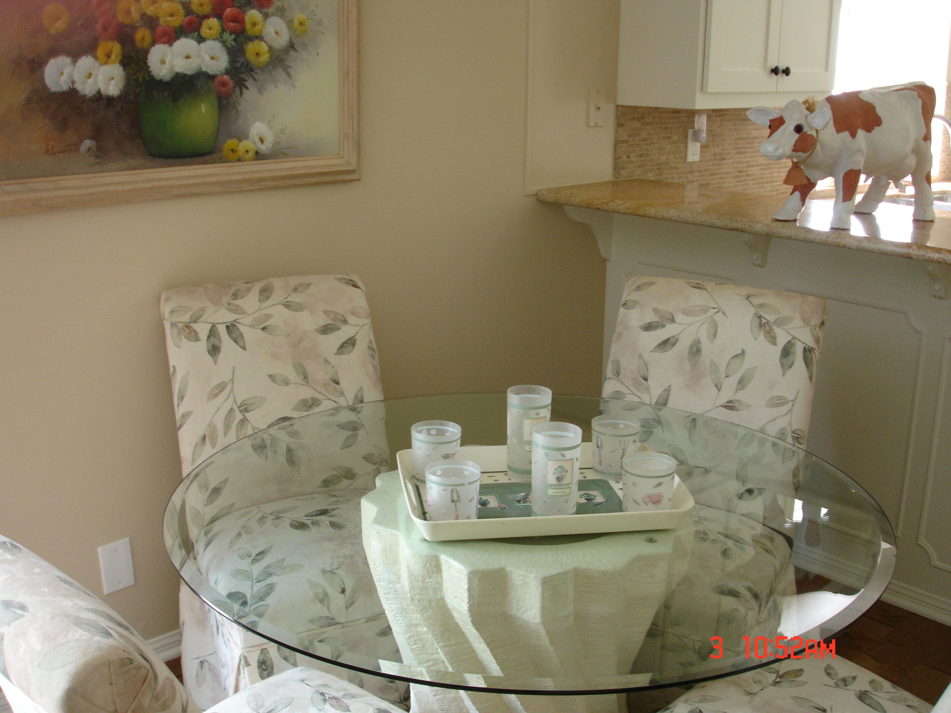 Dinette and Cow Ceramic